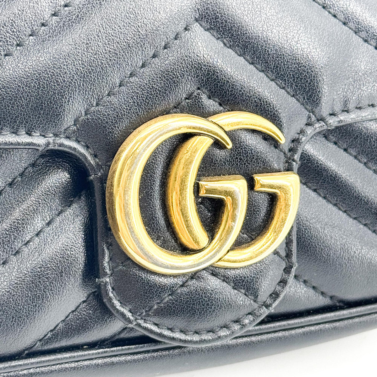 Gucci GG Marmont Matelassé Shoulder Bag Black with Gold Hardware