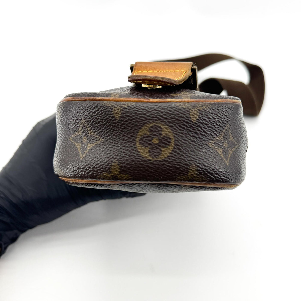 Louis Vuitton Monogram Pochette Kangji