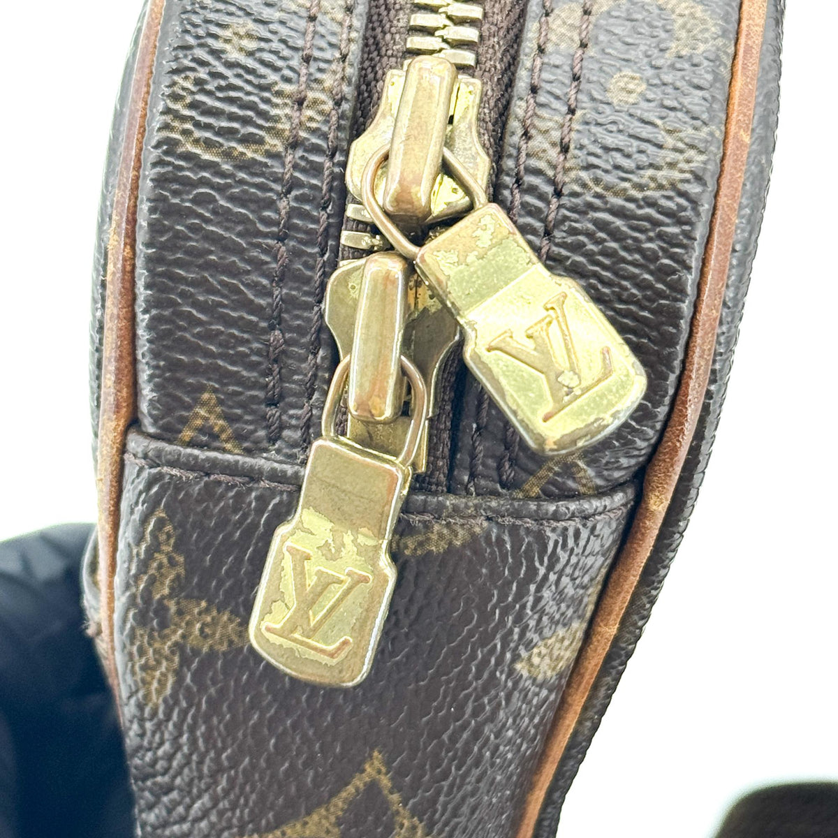 Louis Vuitton Monogram Pochette Kangji