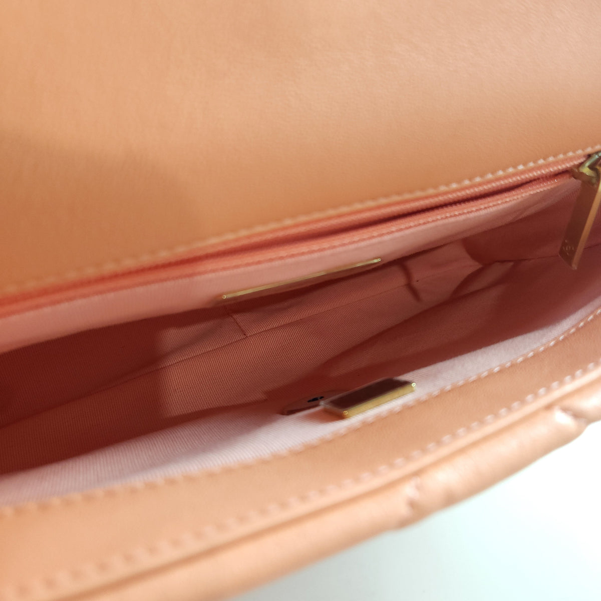 Medium 19 Flap Shoulder Bag AS1160