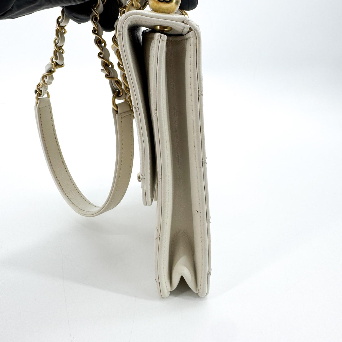 Chanel Chic Pulse Flap Bag White Gold