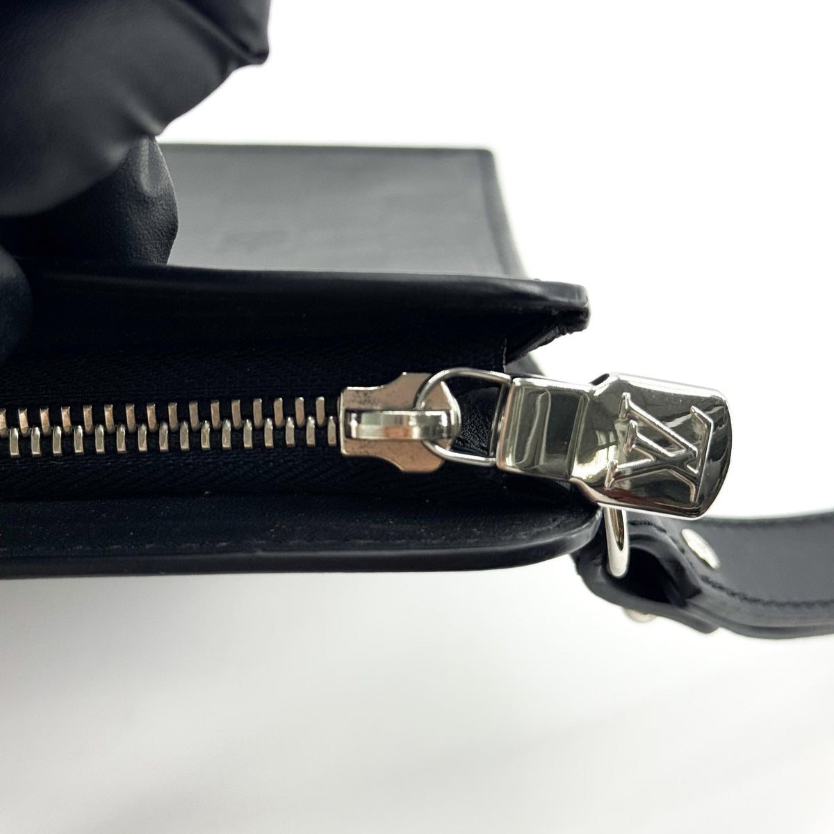 Louis Vuitton Damier Infini Standing Clutch