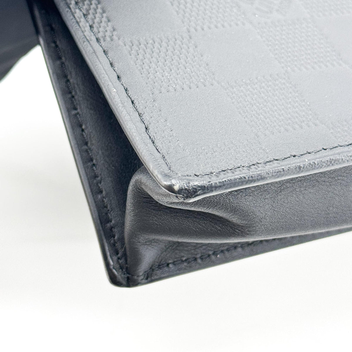 Louis Vuitton Damier Infini Standing Clutch