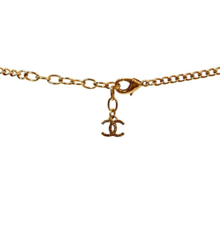 Chanel White Quilted Bag Gold Necklace