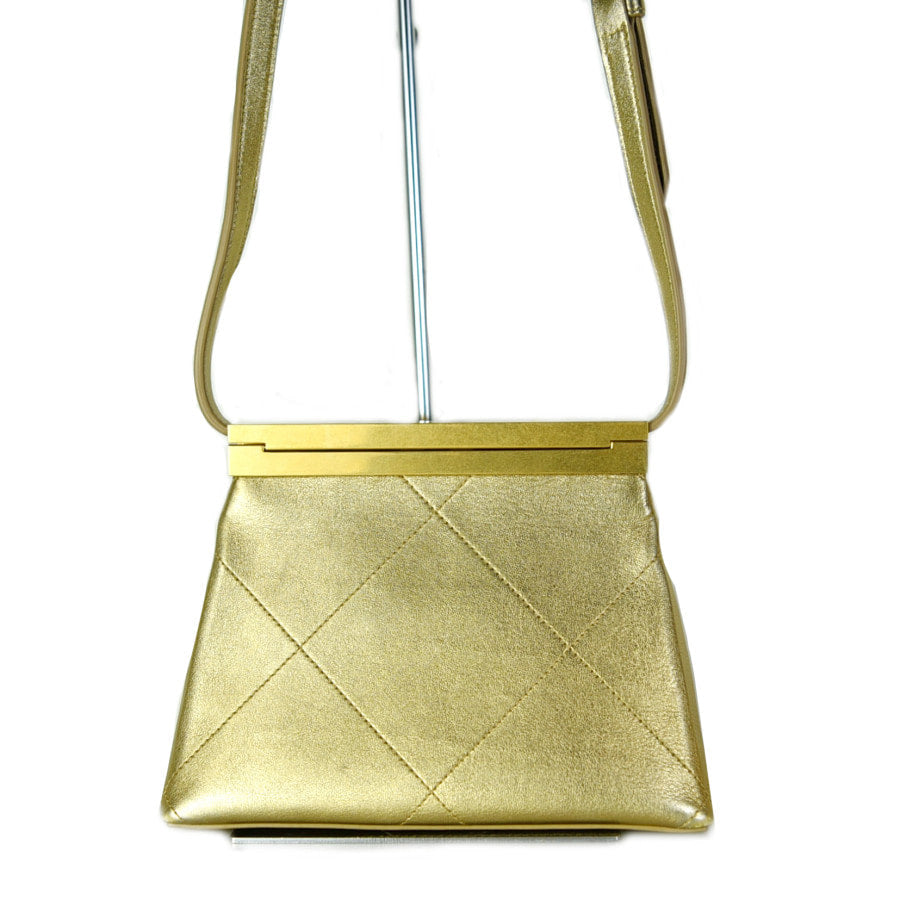Frame shoulder bag