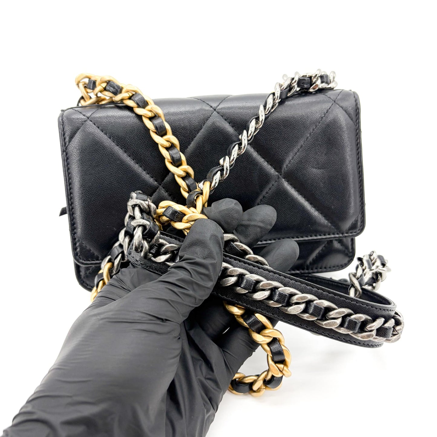 Chanel 19 Wallet on Chain Black