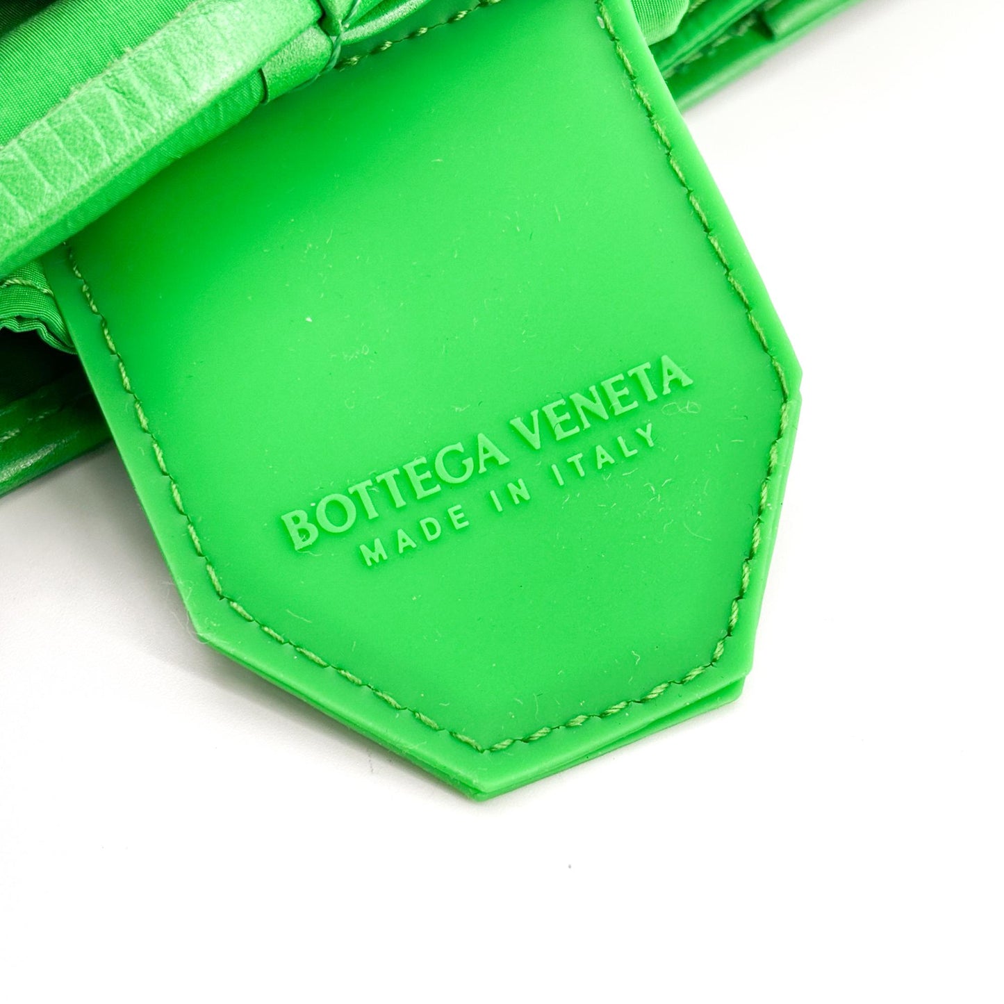Bottega Veneta Cassette Shoulder Bag Parakit