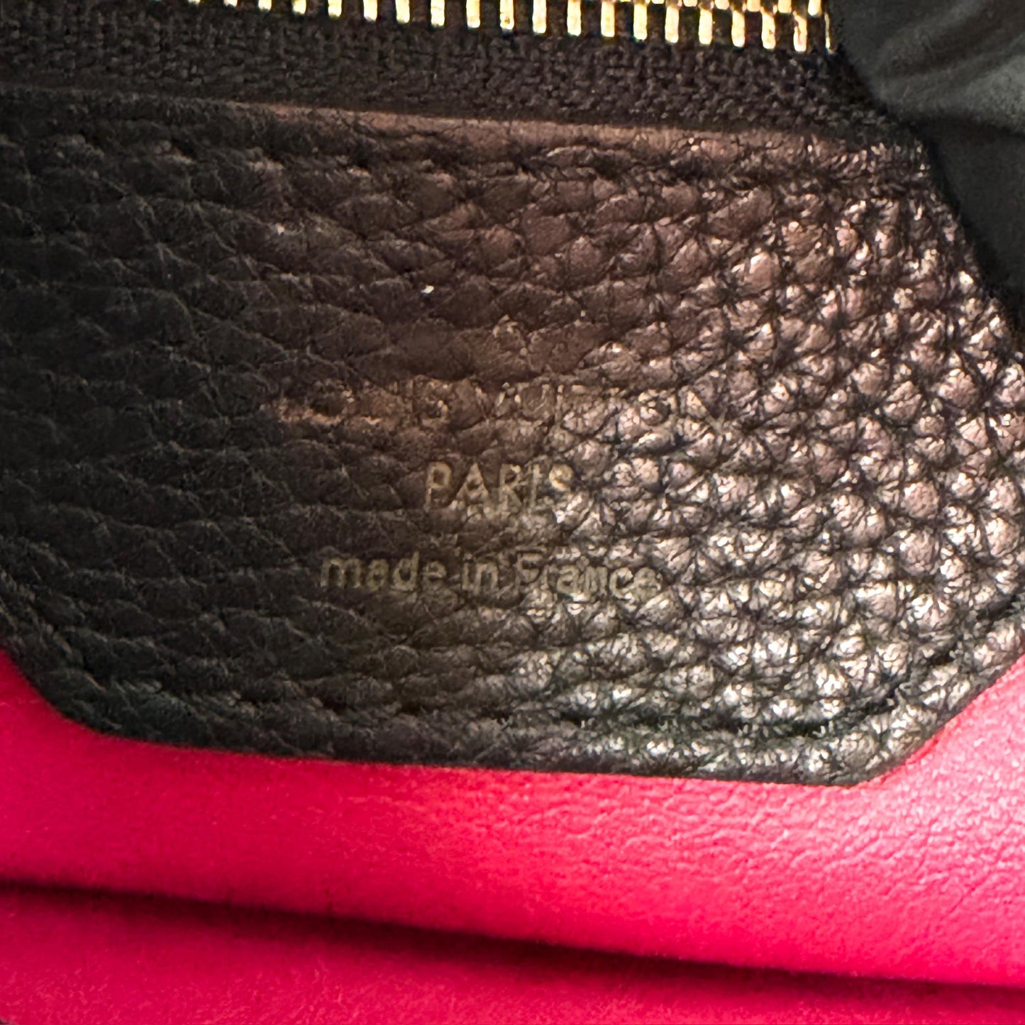 Louis Vuitton Capucines MM Noir Gold Hardware