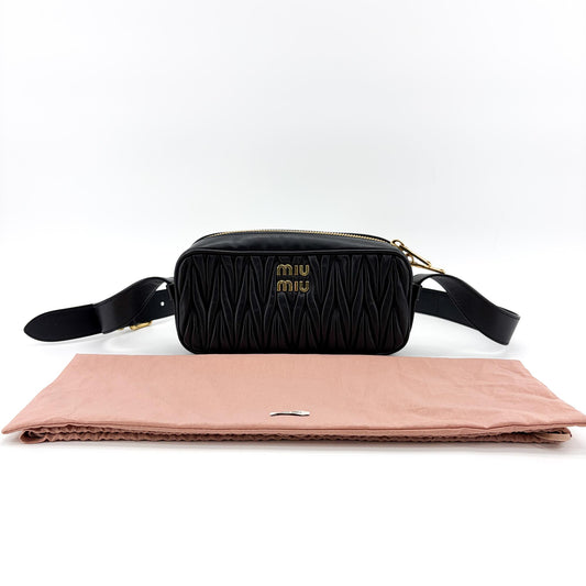 Sac bandoulière Miu Miu Matelassé en cuir nappa noir