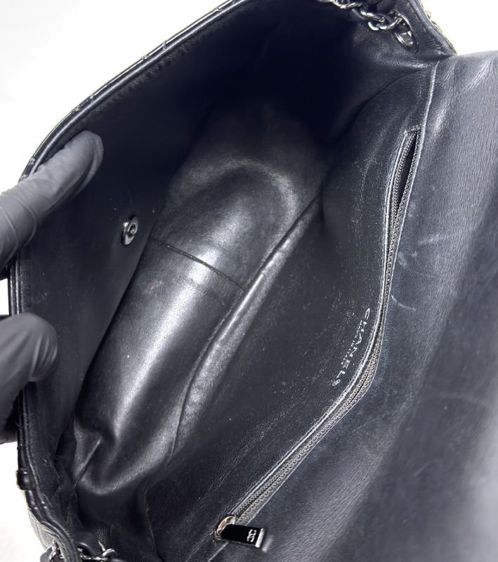 Chanel Black Patent Quilted CC Flap Chain Shoulder Bag with Flap