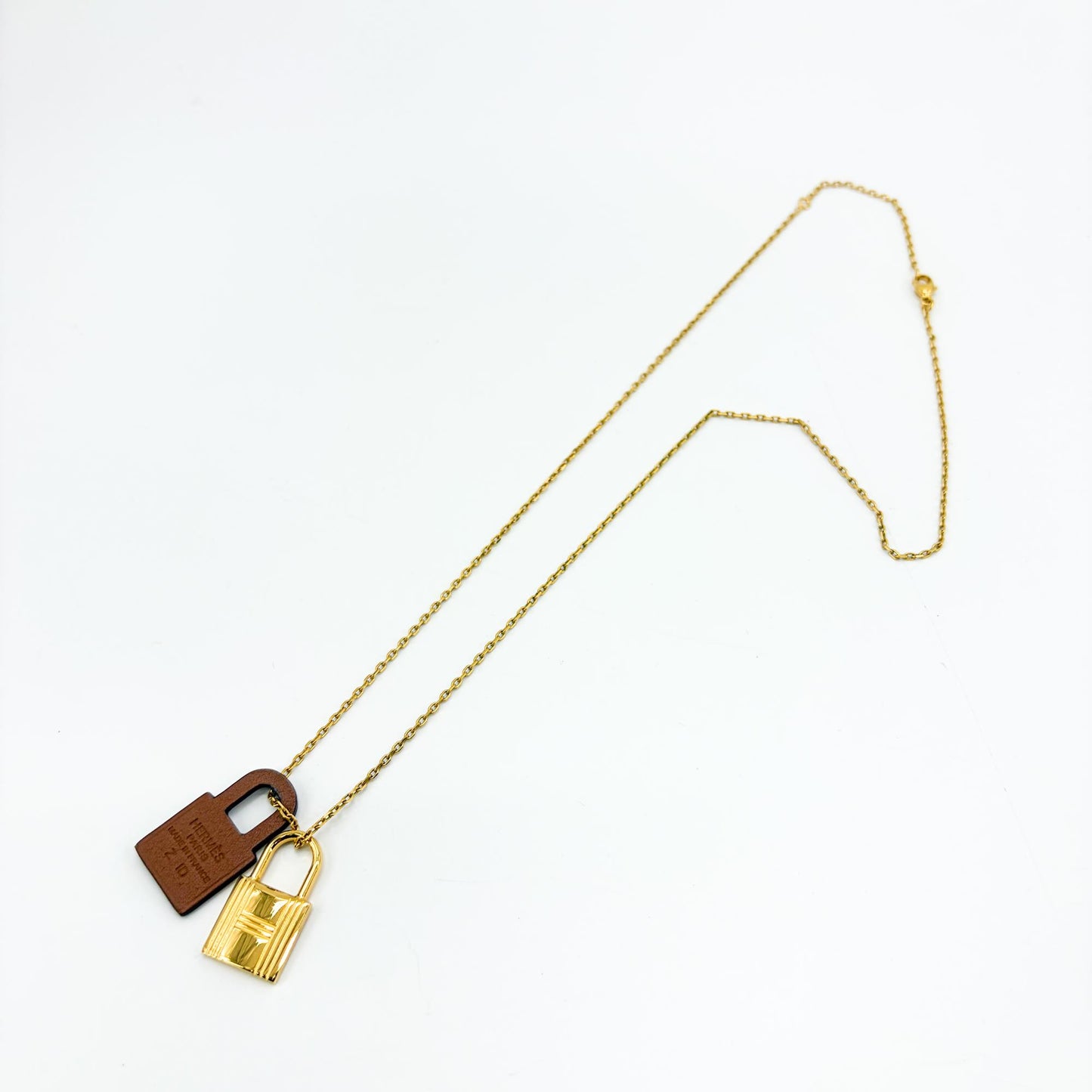 Hermès O'Kelly Pendant Necklace PM Gold Metal