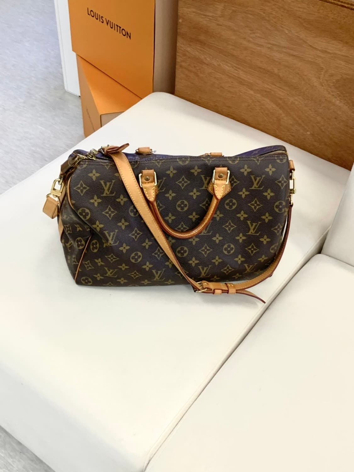 Louis Vuitton Monogram Bandoulière 35