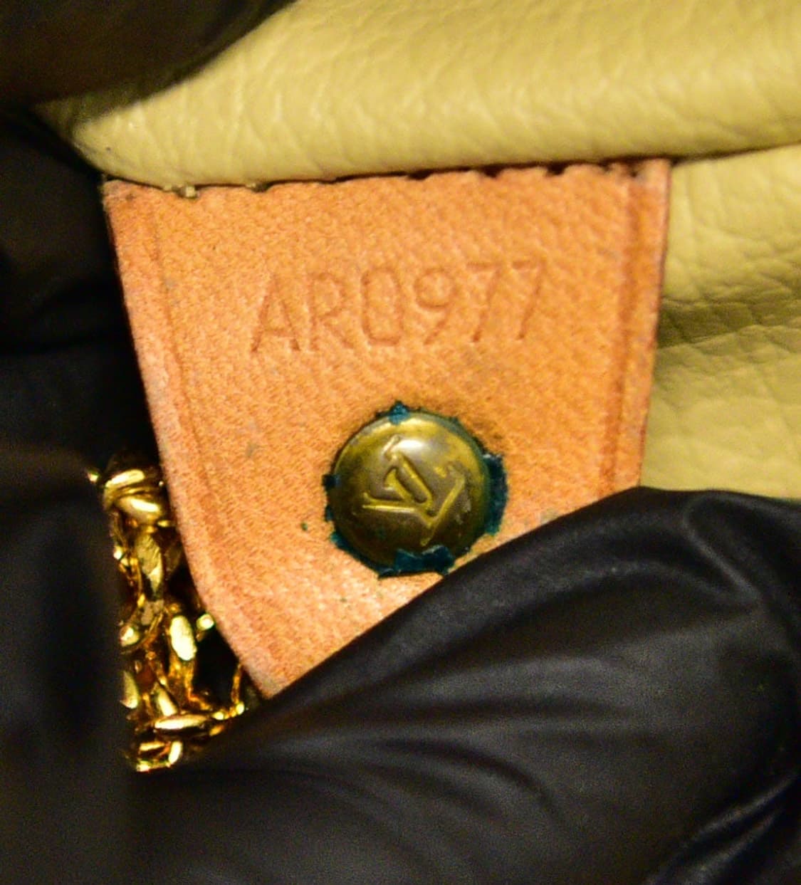 Louis Vuitton Monogram Bucket GM Shoulder Bag
