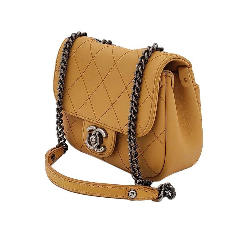 Chanel mini chain shoulder bag