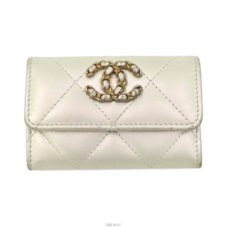 Chanel 19 card wallet