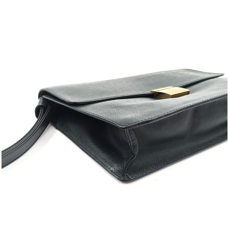 Louis Vuitton Taiga Serenga Clutch