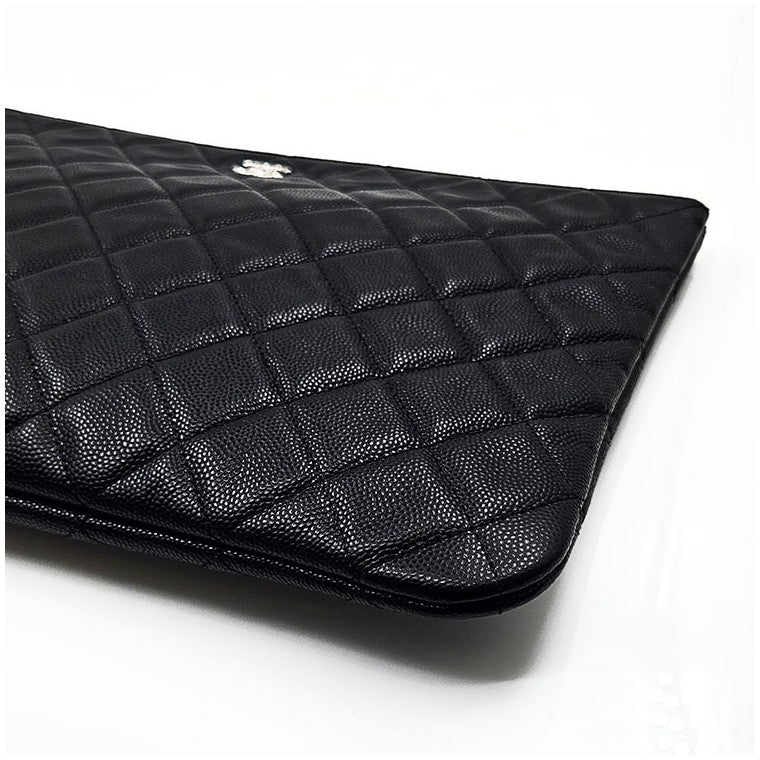Chanel Caviar Clutch New Medium
