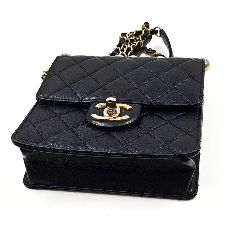 Chanel Pearl Flap Crossbody Bag (AS0584)