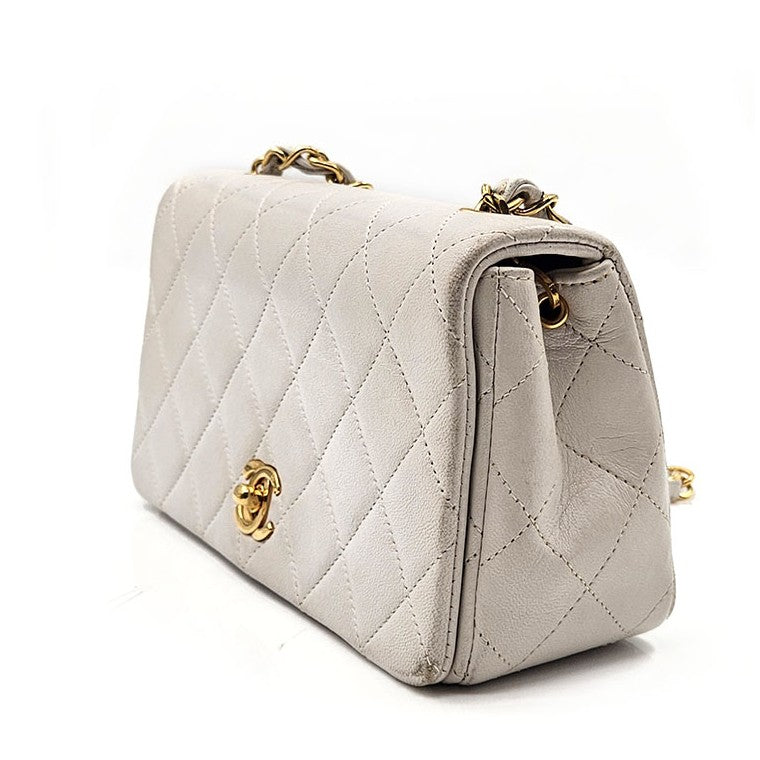 Chanel lambskin chain shoulder bag