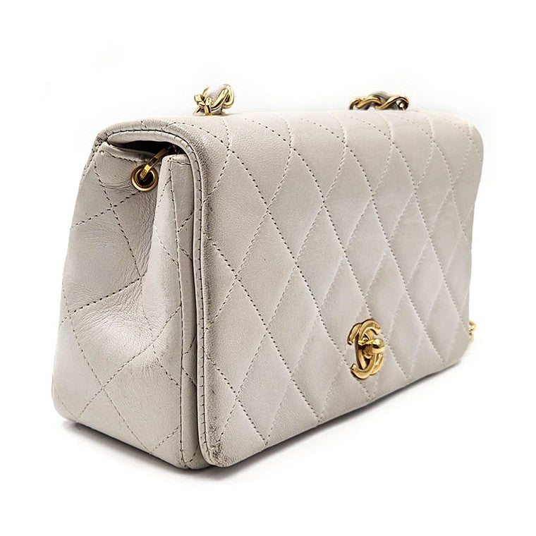 Chanel lambskin chain shoulder bag