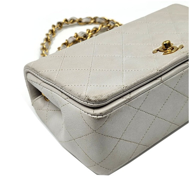 Chanel lambskin chain shoulder bag
