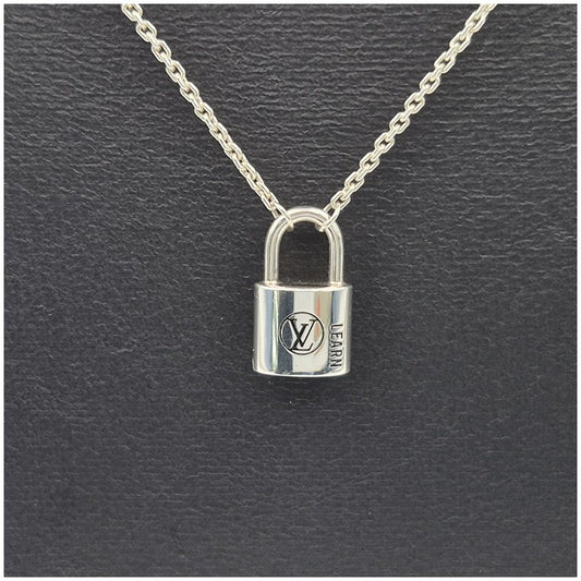 Louis Vuitton Silver Lockit LEARN Necklace (Q03273)